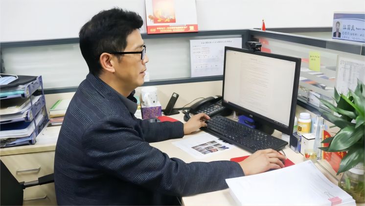 伍國(guó)良，“卷王”實(shí)錘了！