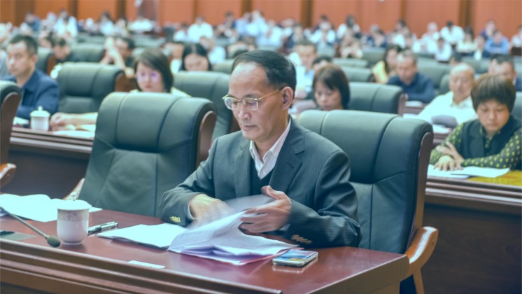 湖南炬神電子榮獲“新郴州貢獻(xiàn)獎(jiǎng)”，董事長(zhǎng)楊譓鵬作代表發(fā)言